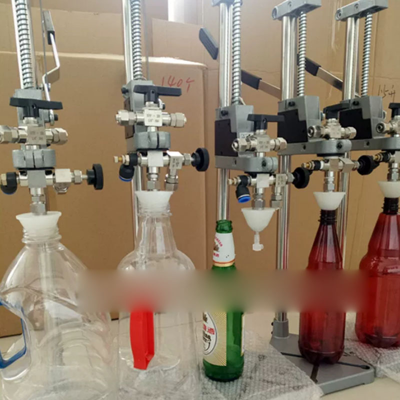 手動ボトルコルク圧着機、手動式ワイン・ビールボトルキャッピン - Wine Beer And のレビューと価格
