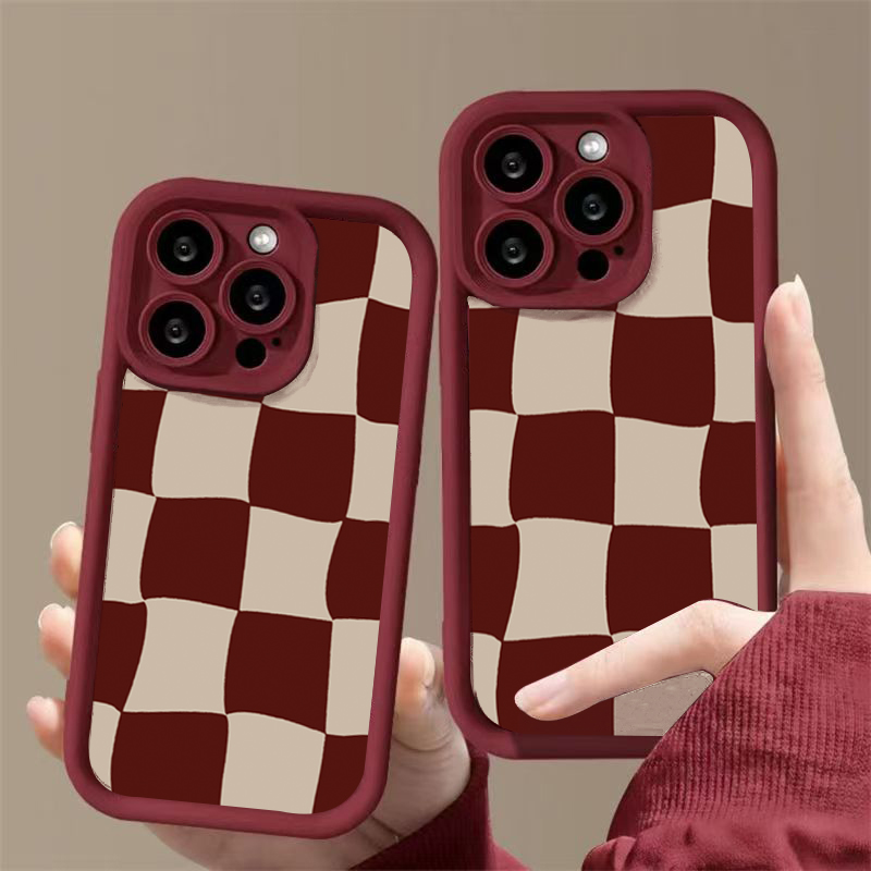 ワインレッドの変形グリッド柄iPhoneケース (iPhon - Wine & Beer Emporium のレビューと価格